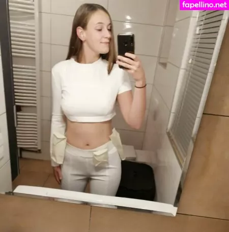 Sophie Davis OnlyFans Thumbnail #e1MoHJzOAc