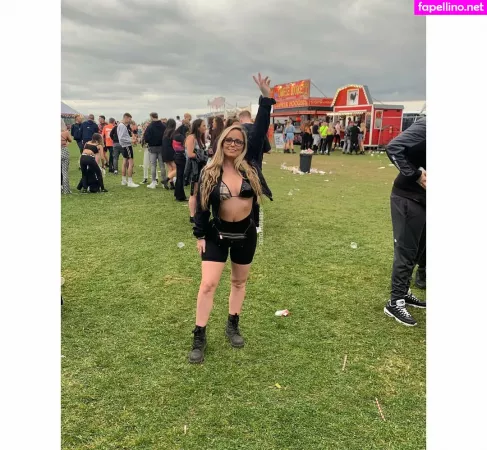 Sophie Defoe 2 OnlyFans Thumbnail #36WEnmh3N5
