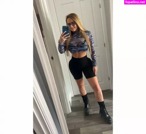 Sophie Defoe 2 OnlyFans Thumbnail #AGEeInTD9j