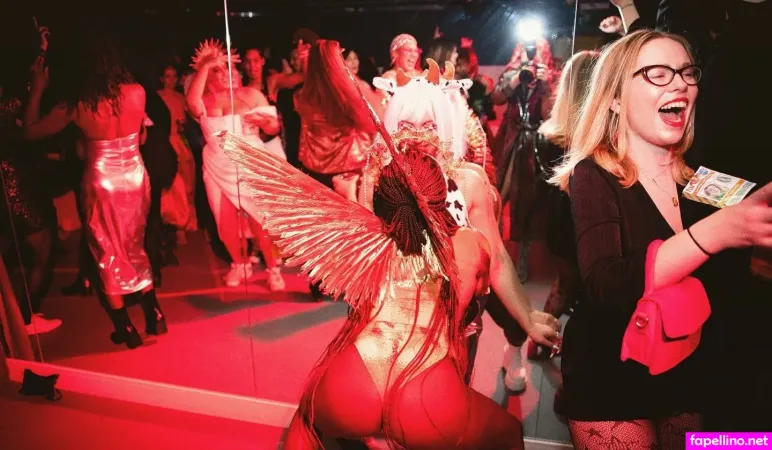 Sophie Duker OnlyFans Thumbnail #7gL4dX8pnh
