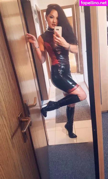 Sophie Elodie OnlyFans Thumbnail #q0qjQBip4c