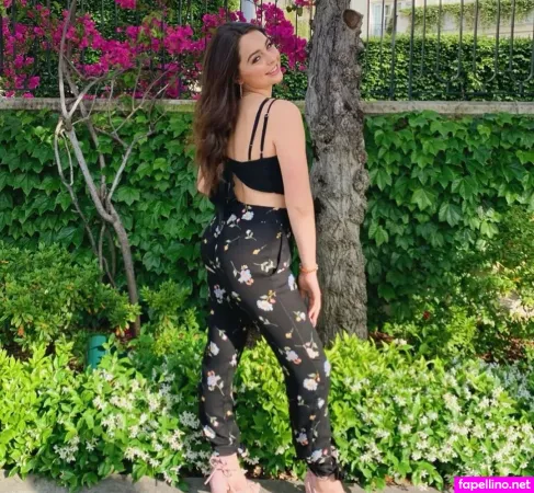 Sophie Glasser OnlyFans Thumbnail #oMbOgt4hQX