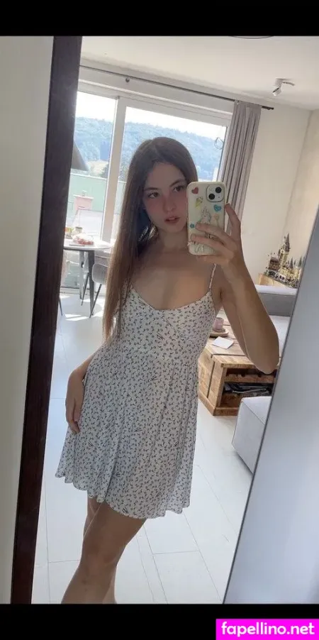 Sophie Klein OnlyFans Thumbnail #YqaukUdDBz