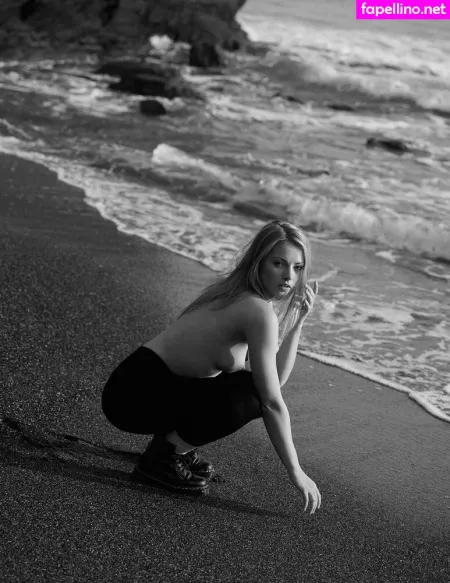Sophie La Sage 1 OnlyFans Thumbnail #6wb8qPV7dR