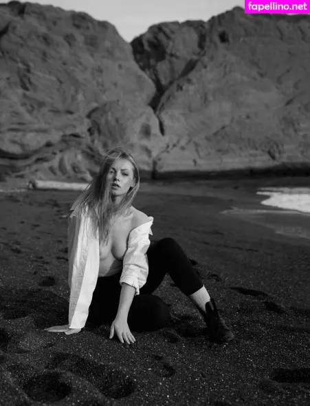 Sophie La Sage 1 OnlyFans Thumbnail #7H6PSIed46