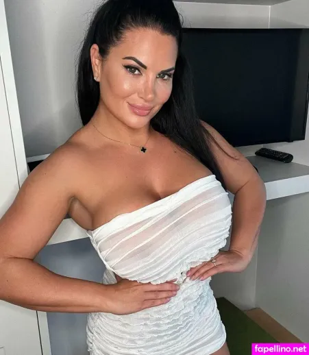 Sophie Lawson X 2 OnlyFans Thumbnail #ZciWT1YNsM