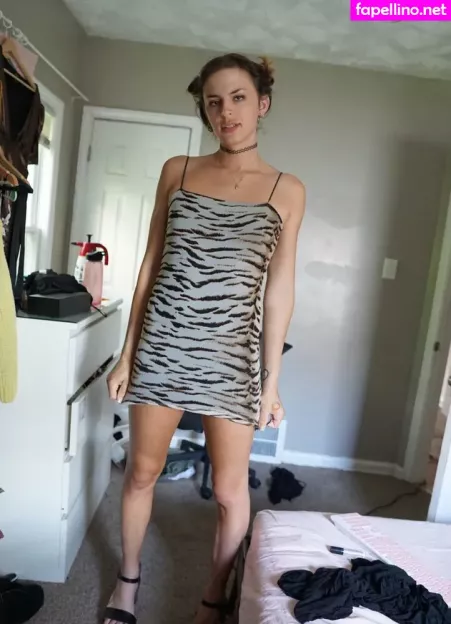 Sophie Lovely OnlyFans Thumbnail #mp5yQFHdRW