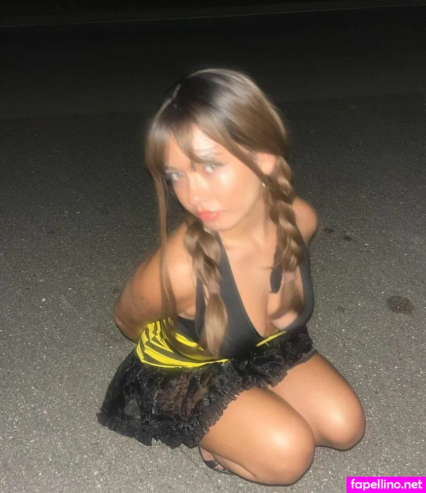 sophiemichelle, xxxmisssmitchell_92 Nude Leaked OnlyFans Photo #4YZqrrAd7Q