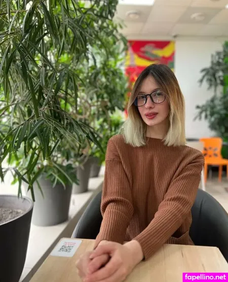 Sophie Mur OnlyFans Thumbnail #UTr1c1WaU8