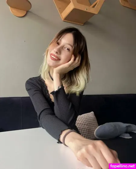 Sophie Mur OnlyFans Thumbnail #eKcfMuB0fX