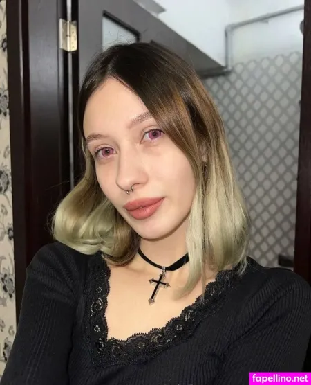 Sophie Mur OnlyFans Thumbnail #ufE9b6tD2t