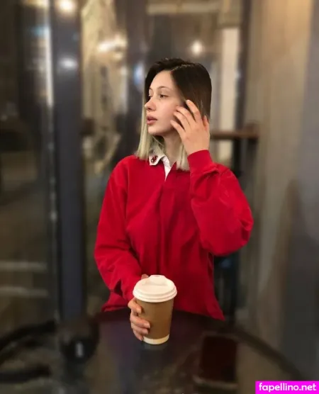 Sophie Mur OnlyFans Thumbnail #vXu5ZXybvl