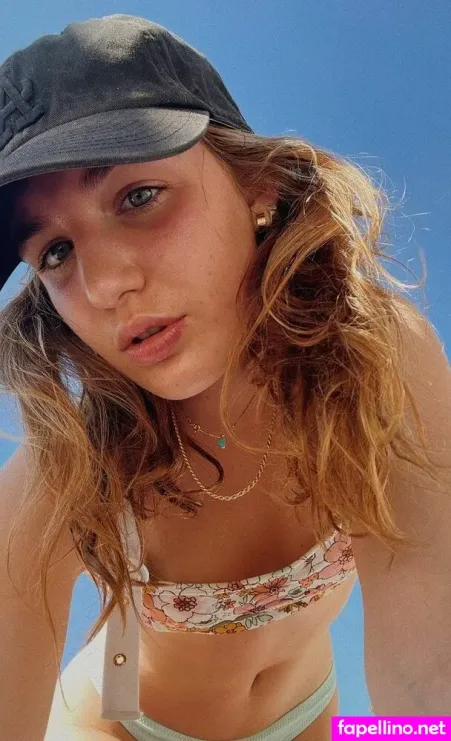 Sophie Nelisse OnlyFans Thumbnail #JeP5ybEnON