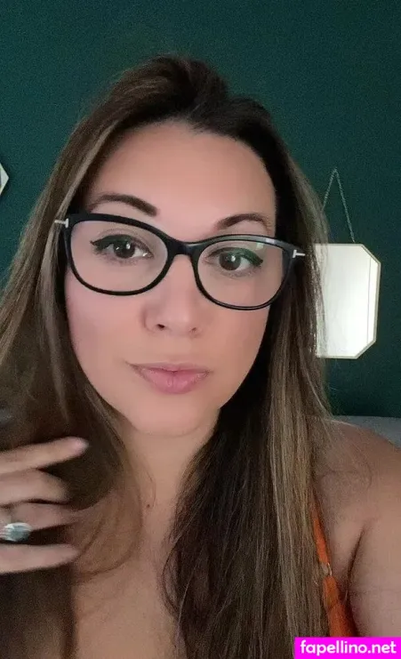 Sophie Parker OnlyFans Thumbnail #GhcfiDyGdw