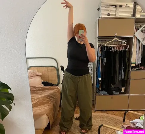 Sophie Passmann OnlyFans Thumbnail #ppzk82ADuM