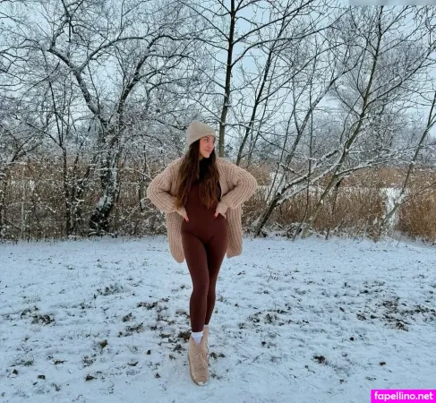 Sophie Pawlica OnlyFans Thumbnail #NmHcWpWImf