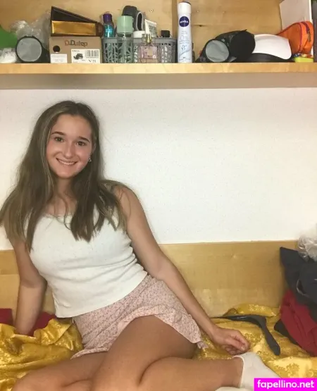 Sophie Reed07 OnlyFans Thumbnail #KYmKVB3uzV