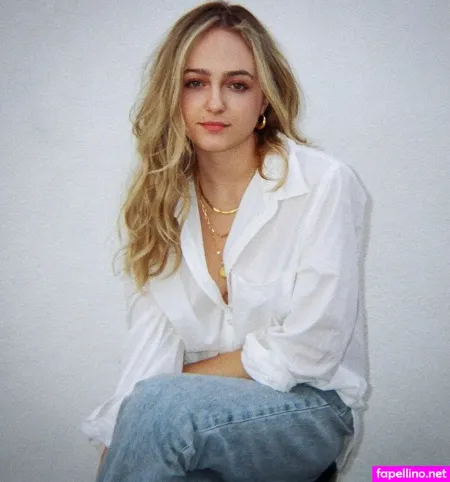 Sophie Reynolds OnlyFans Thumbnail #9LhCqTFTqF