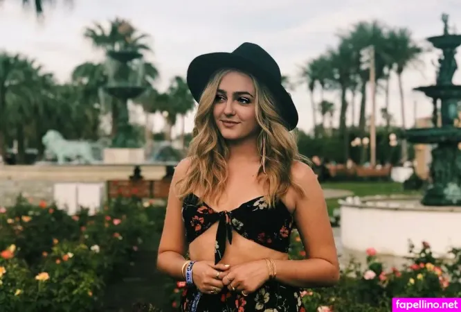 Sophie Reynolds OnlyFans Thumbnail #K9QYAvndGy