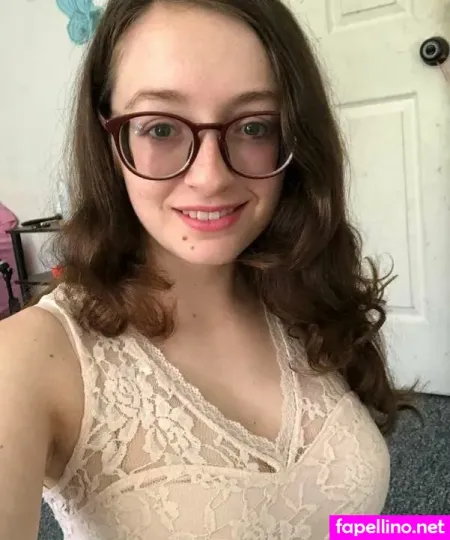 Sophie S Vip OnlyFans Thumbnail #3zWoAENiIc