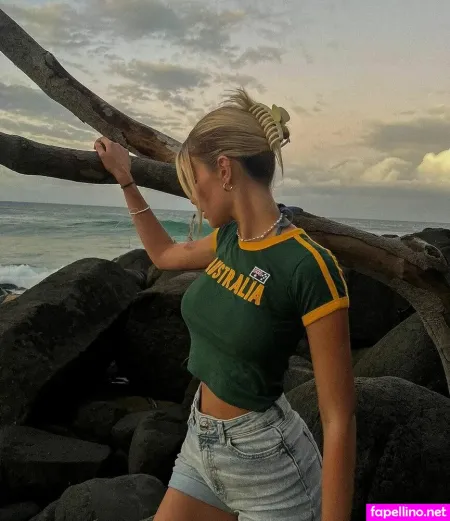 Sophie Schnr OnlyFans Thumbnail #UFADLqrvF5