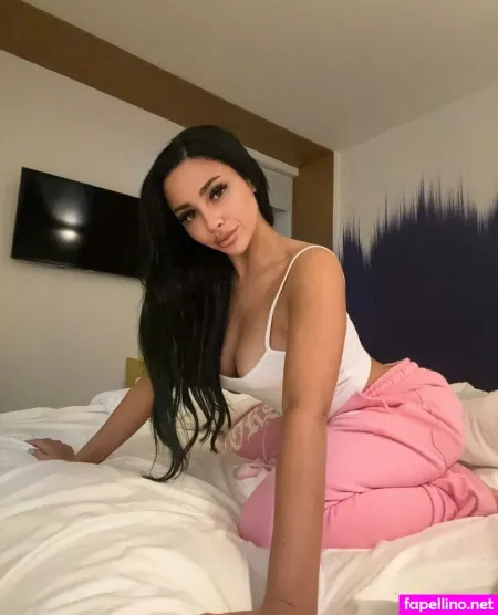 Sophie Sierra OnlyFans Thumbnail #FlGY6cyA6O