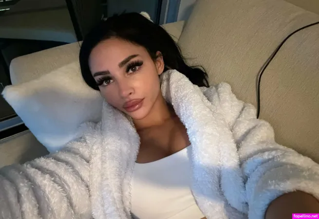 Sophie Sierra OnlyFans Thumbnail #sZrqA7waah