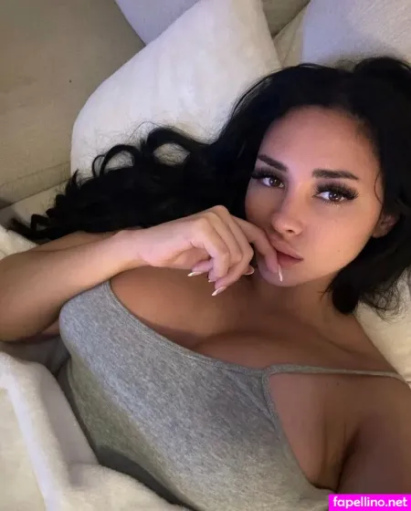 Sophie Sierra OnlyFans Thumbnail #zMEzPVbR2u