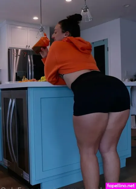 Sophie Sirota OnlyFans Thumbnail #hTIO21trlq