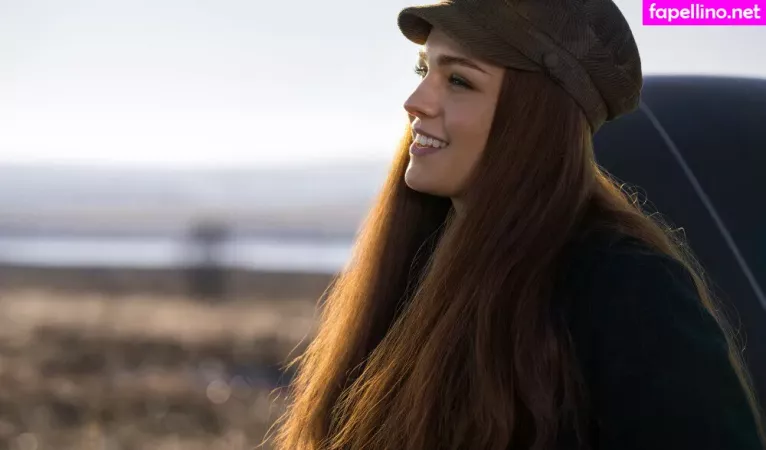 Sophie Skelton OnlyFans Thumbnail #YshxYQvxYY