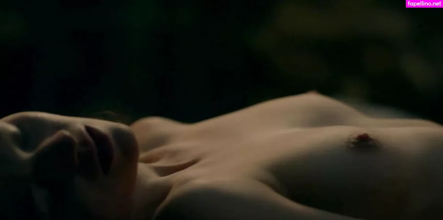 Sophie Skelton OnlyFans Thumbnail #yjTQ6NaVJk