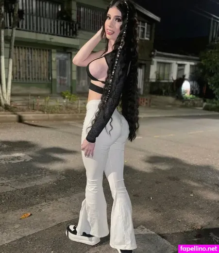 Sophie Starx OnlyFans Thumbnail #H2l5vfpk1X