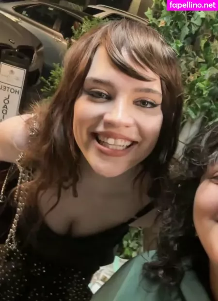 Sophie Thatcher OnlyFans Thumbnail #2nDoFNenFh