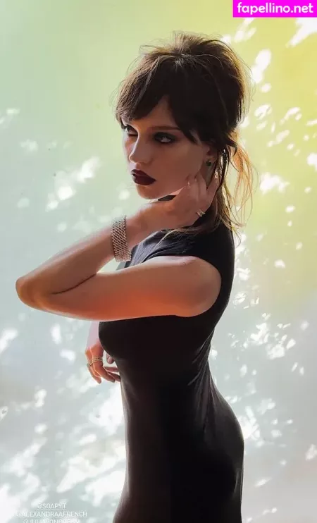 Sophie Thatcher OnlyFans Thumbnail #5gm5rh96wX