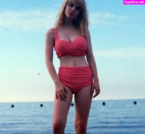 Sophie Thatcher OnlyFans Thumbnail #NiNmb2sUqB