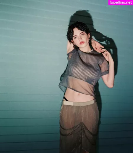Sophie Thatcher OnlyFans Thumbnail #Y861aE5sdO