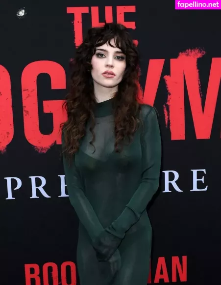 Sophie Thatcher OnlyFans Thumbnail #a1PnMFKvYW