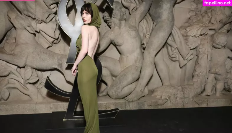 Sophie Thatcher OnlyFans Thumbnail #aNbSPNwRPG