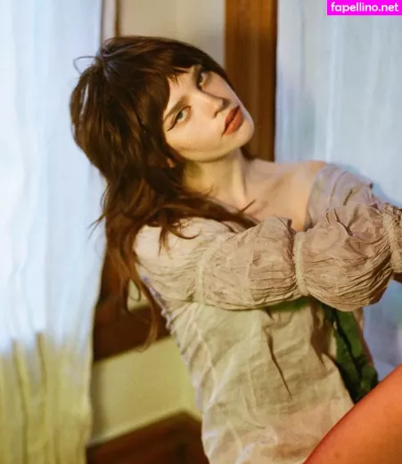 Sophie Thatcher OnlyFans Thumbnail #bPg9MxAcLD