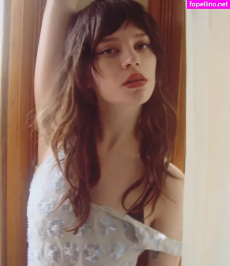 Sophie Thatcher OnlyFans Thumbnail #fCCBbPFBF7