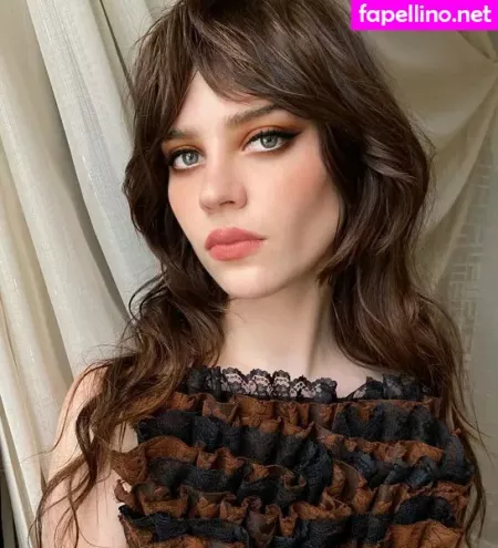 Sophie Thatcher OnlyFans Thumbnail #fZO895o1Mj