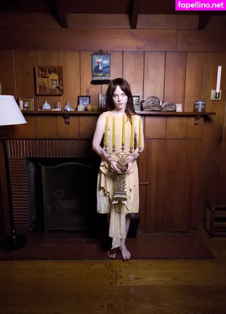 Sophie Thatcher OnlyFans Thumbnail #lOLaskXLCp