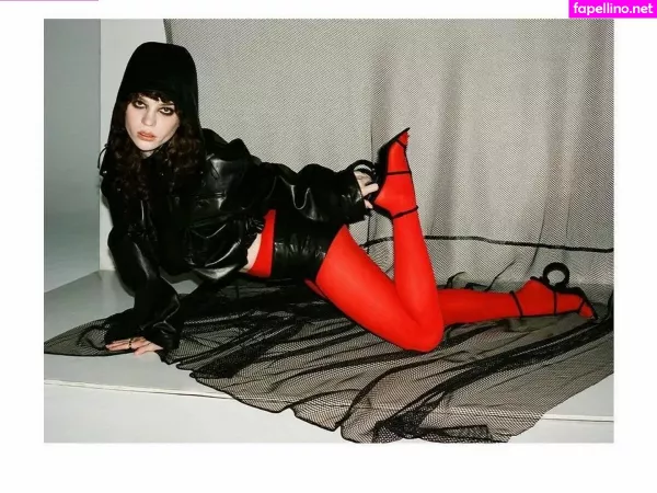 Sophie Thatcher OnlyFans Thumbnail #wyxBv8JUjx
