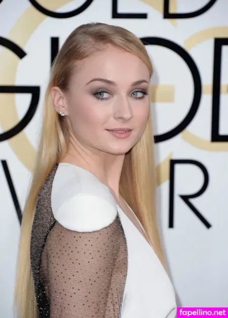 Sophie Turner 1 OnlyFans Thumbnail #7EtxdY4qzh