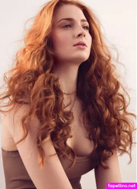 Sophie Turner 1 OnlyFans Thumbnail #N47uJisNKg