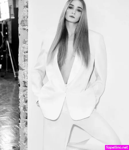 Sophie Turner 1 OnlyFans Thumbnail #UzGPIvTJZj