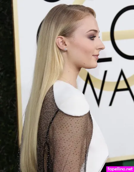 Sophie Turner 1 OnlyFans Thumbnail #ZnluIhN3YT
