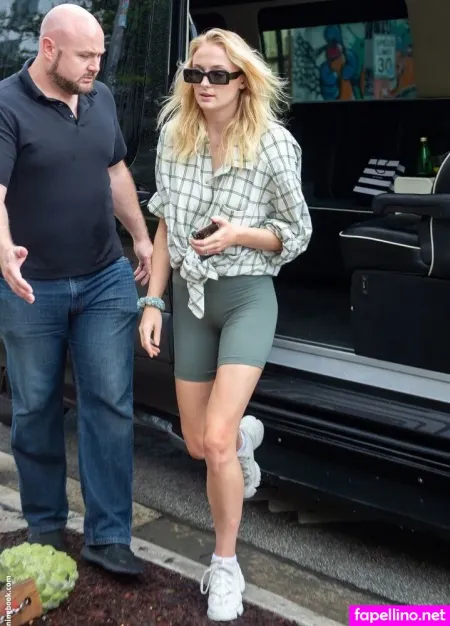 Sophie Turner 1 OnlyFans Thumbnail #cMbcC5GcWQ