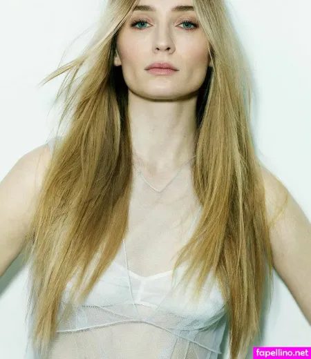 Sophie Turner 1 OnlyFans Thumbnail #jjXgOxqxJC