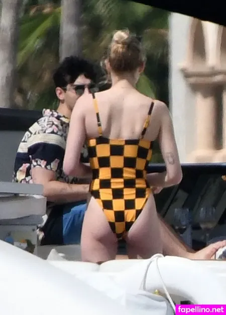 Sophie Turner 1 OnlyFans Thumbnail #uYcn4zuRV3
